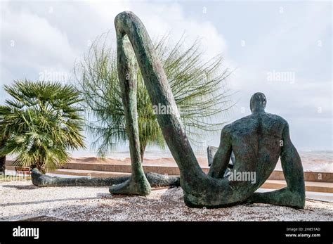 History in Bronze: A Sculptural Odyssey through Time and Form!